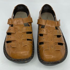 NWOT Ingaro Women’s Shoes Size 9 Stock # Bailey